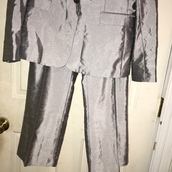 Suit - Picture 9 of 11